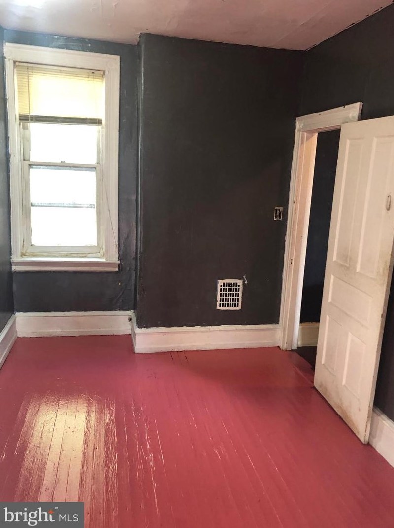 1335 Kerbaugh St, Philadelphia PA 19140-2019 exterior