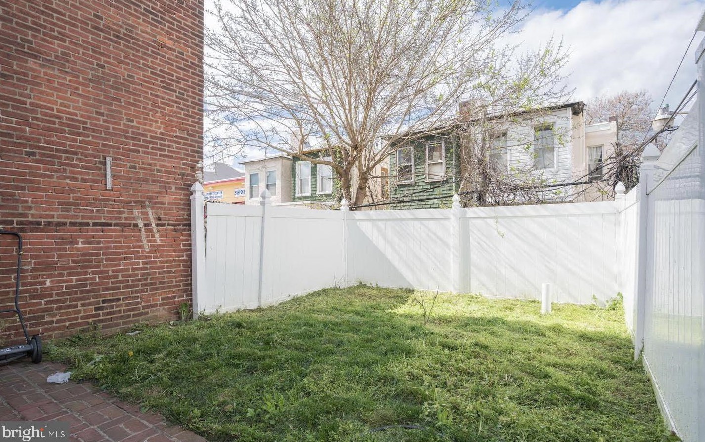 3907 Spring Garden St, Philadelphia PA  19104-4627 exterior