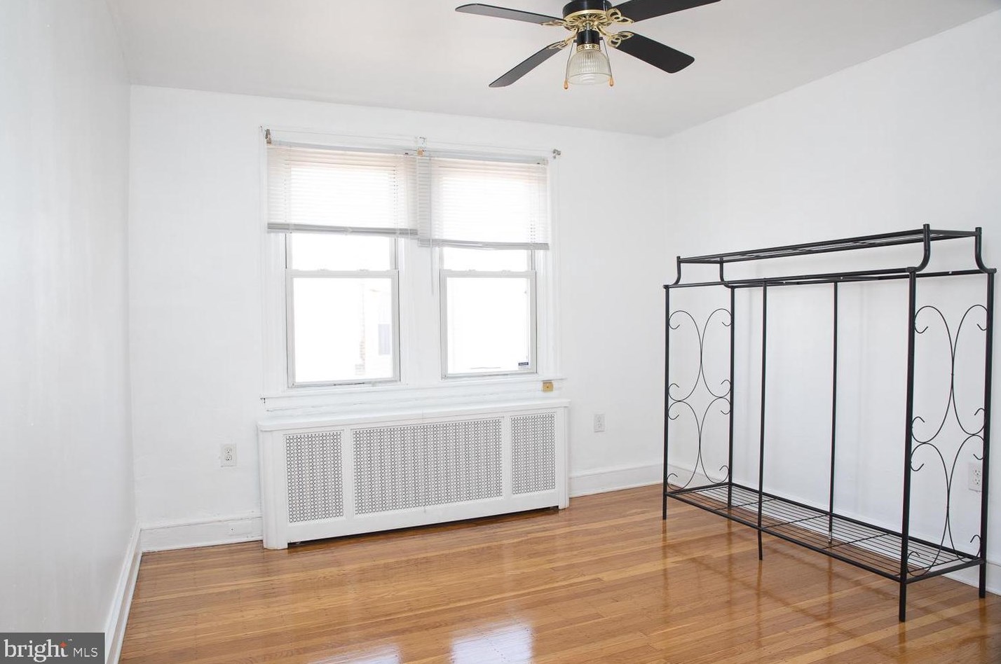 1909 72nd Ave, Philadelphia PA  19138-2701 exterior