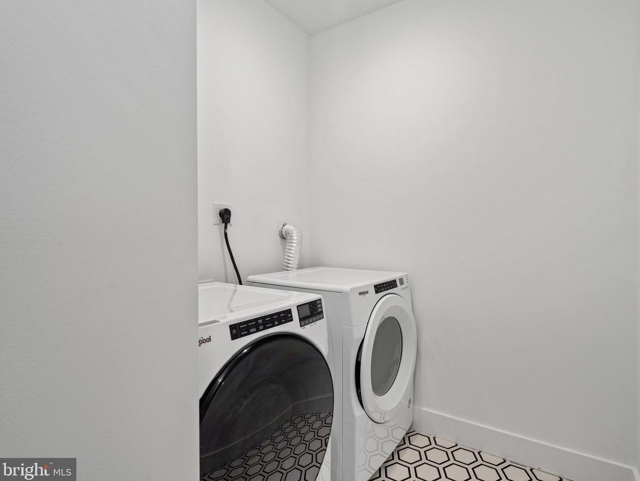 733 Uber St, Philadelphia PA  19130-2015 exterior