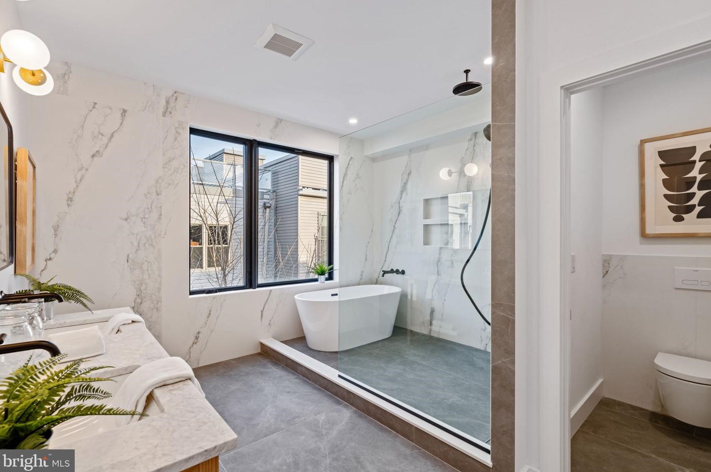 733 Uber St, Philadelphia PA  19130-2015 exterior