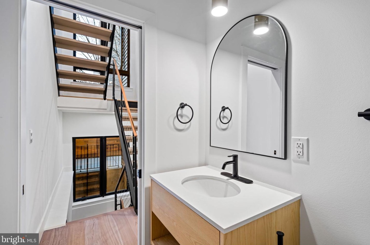 733 Uber St, Philadelphia PA  19130-2015 exterior