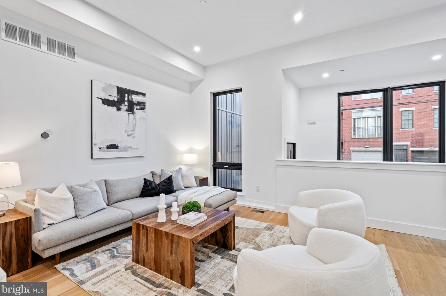 733 Uber St, Philadelphia PA  19130-2015 exterior
