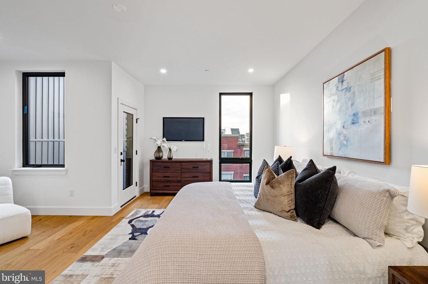 733 Uber St, Philadelphia PA  19130-2015 exterior