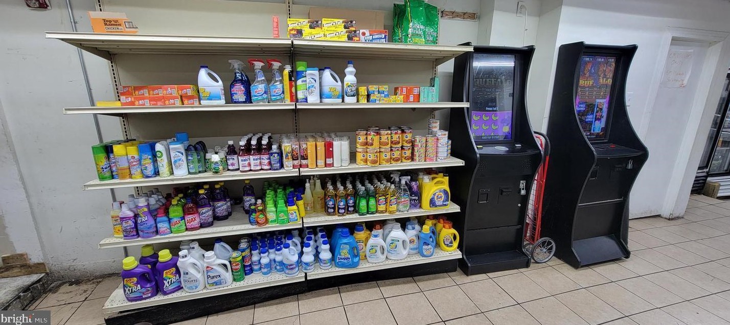 2838 Kensington Ave, Philadelphia PA 19134-1513 exterior