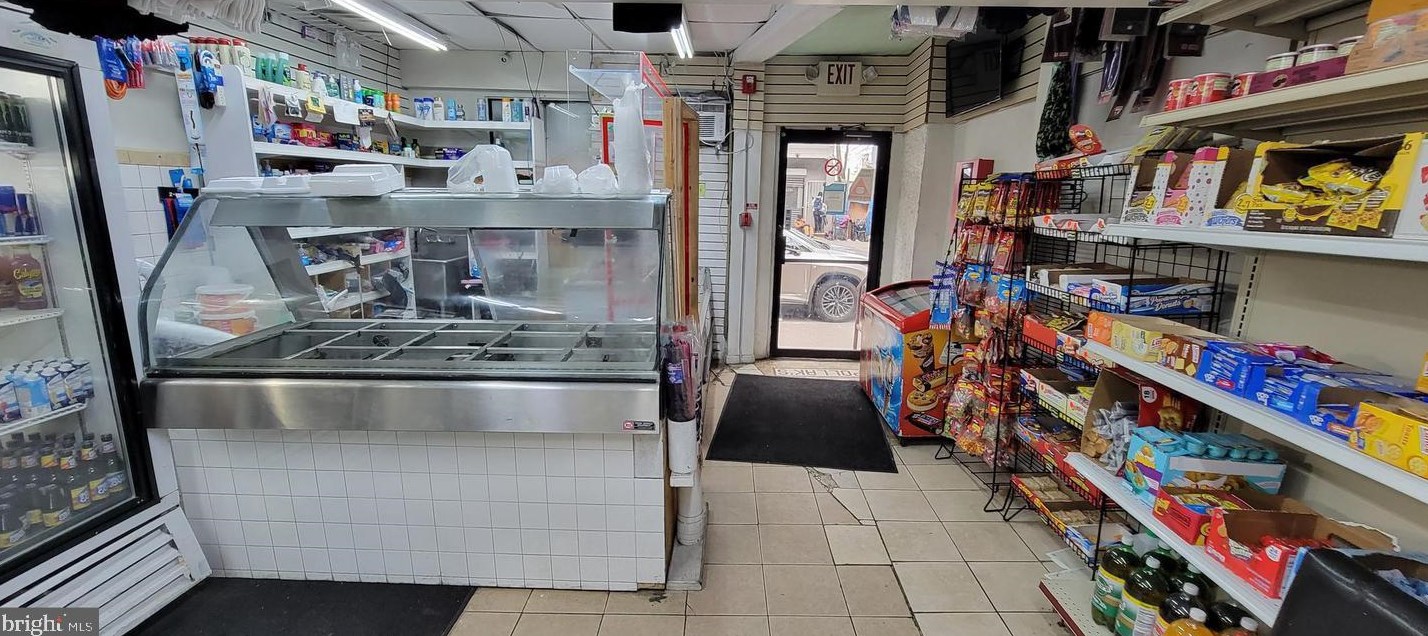 2838 Kensington Ave, Philadelphia PA 19134-1513 exterior