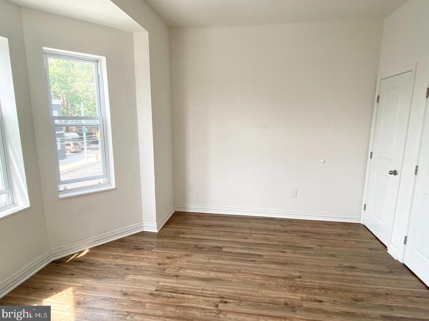 2053 Snyder Ave, Philadelphia PA 19148-2310 exterior