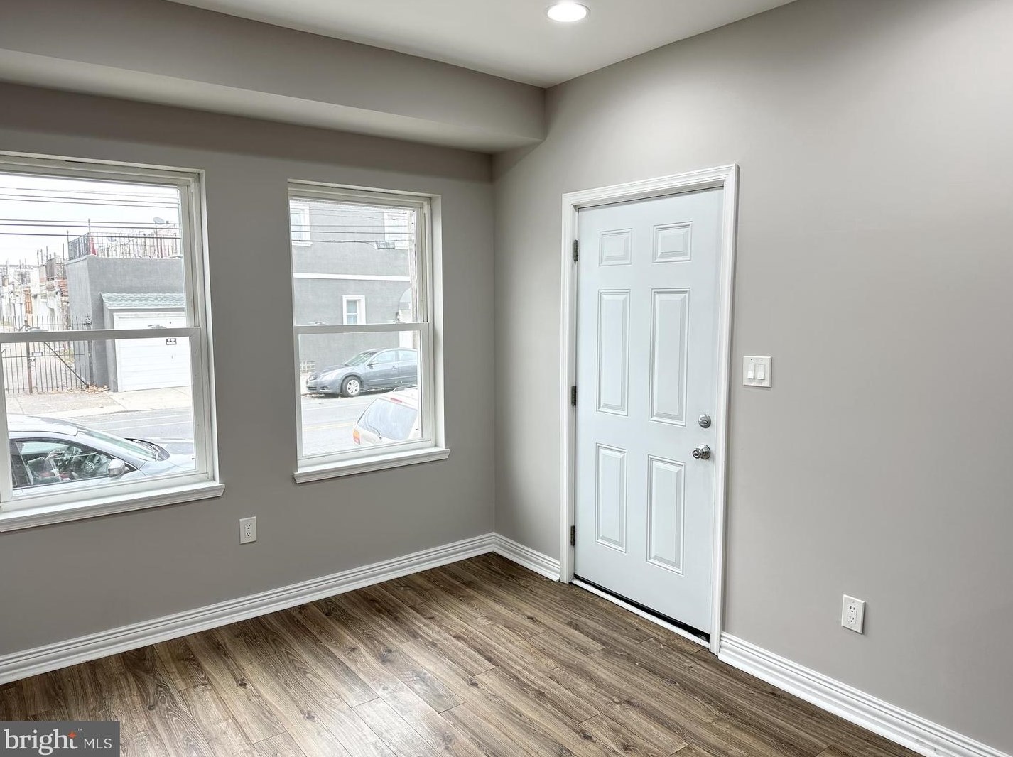 2053 Snyder Ave, Philadelphia PA 19145-2811 exterior