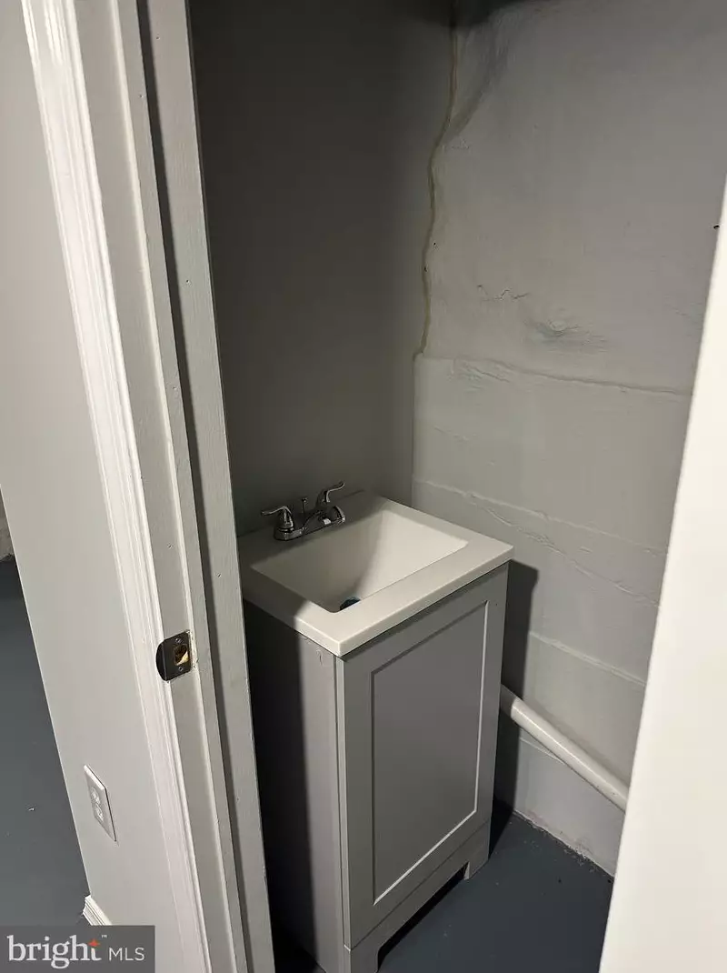 130 Dearborn St, Philadelphia PA  19139-2740 exterior