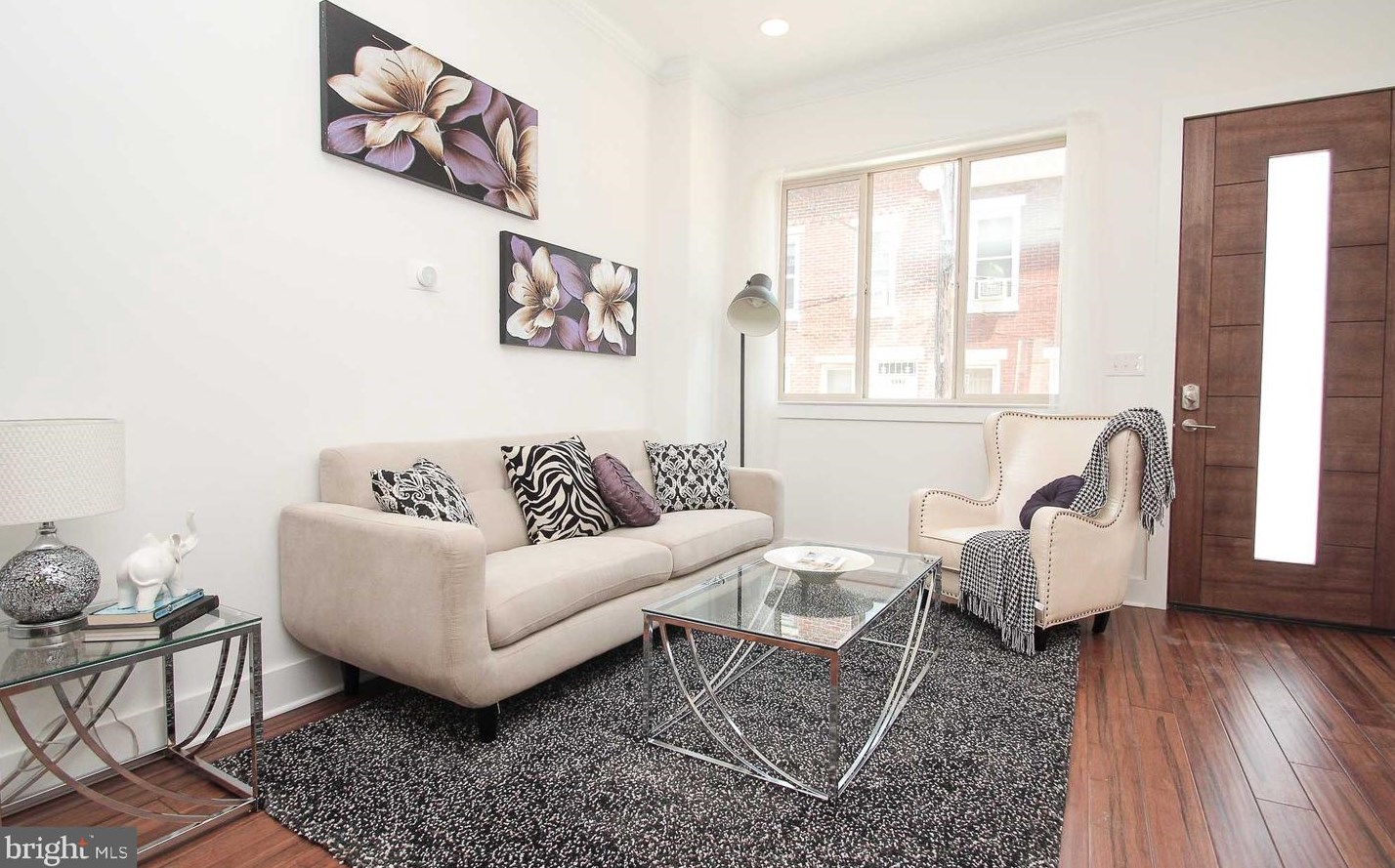 1546 Woodstock St, Philadelphia PA  19146-4527 exterior