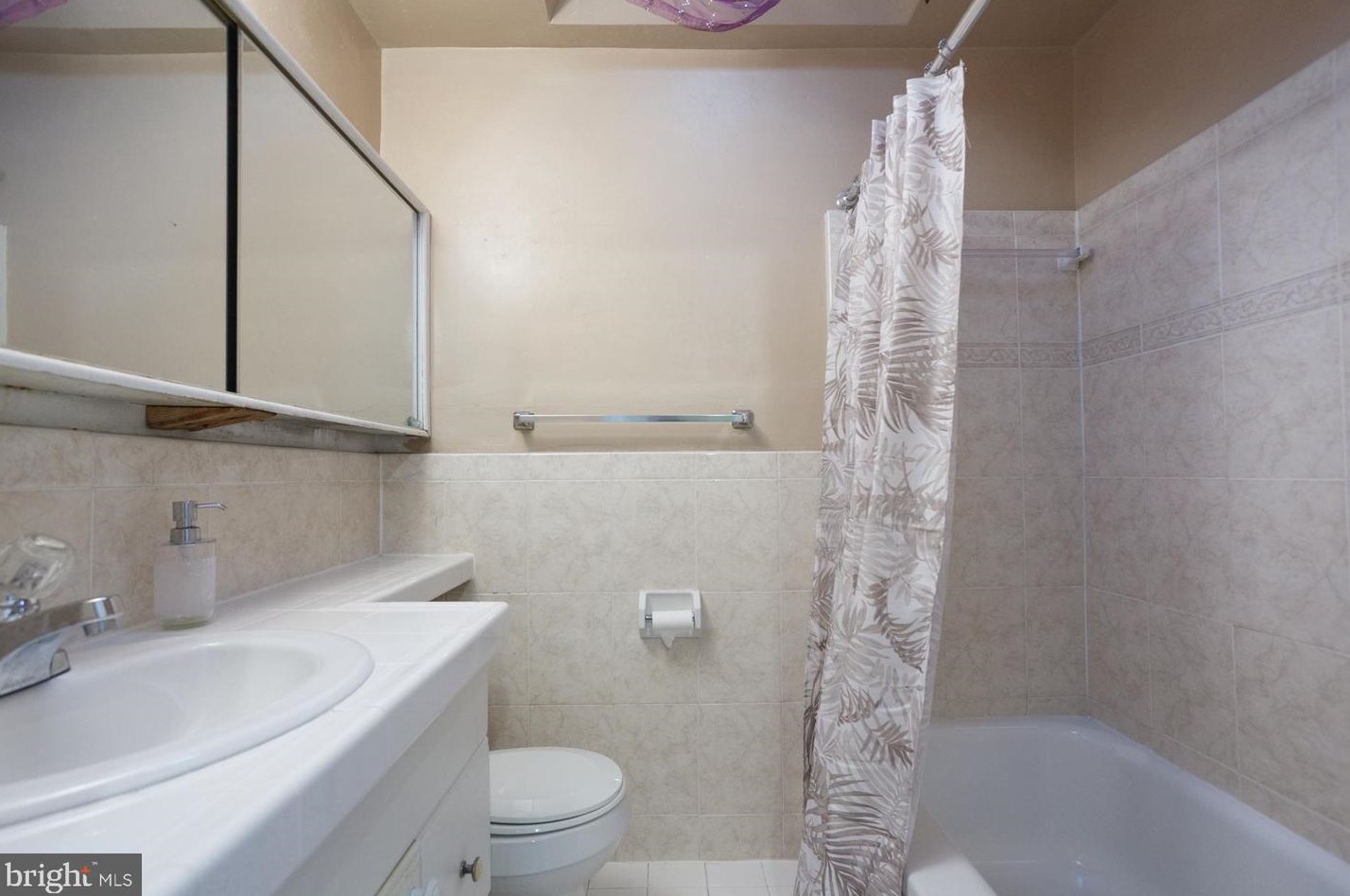 1355 Pennington Rd, Philadelphia PA 19151-2839 exterior