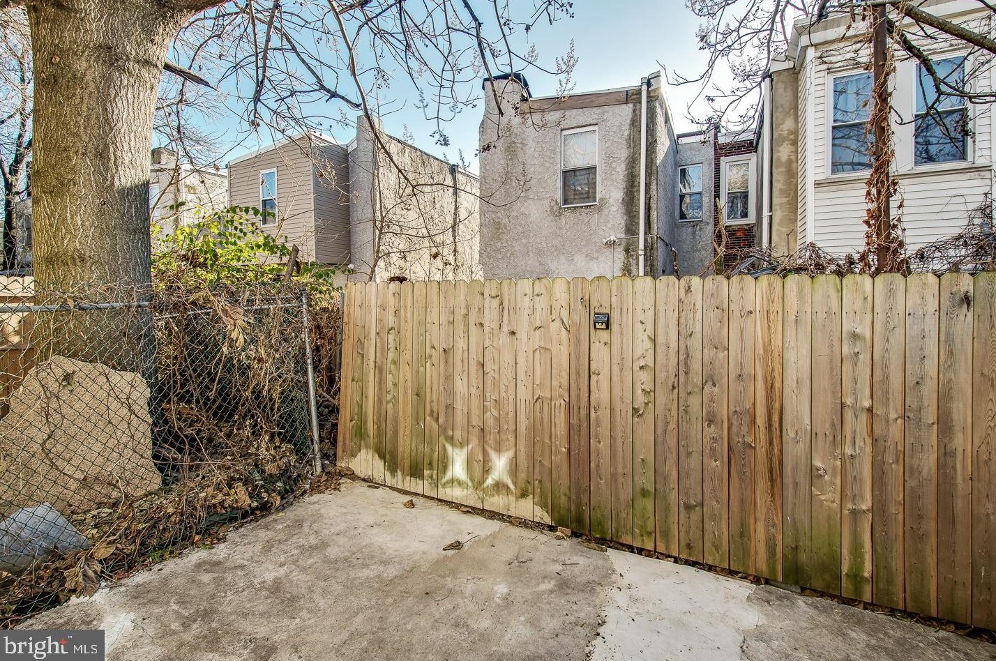 1120 Nevada St, Philadelphia PA  19133-1027 exterior