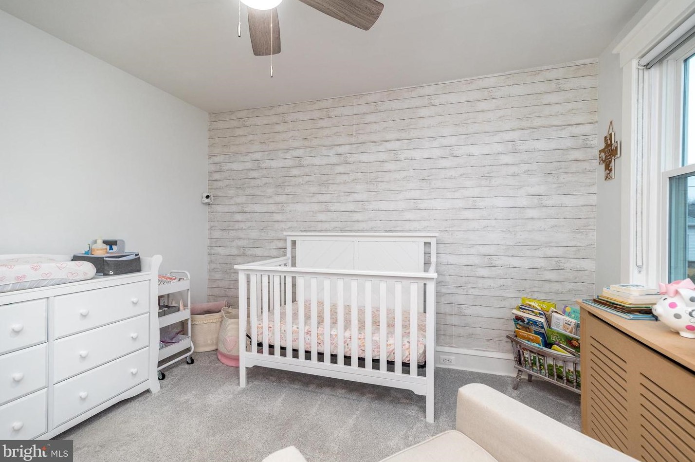 453 Flamingo St, Philadelphia PA  19128-4122 exterior