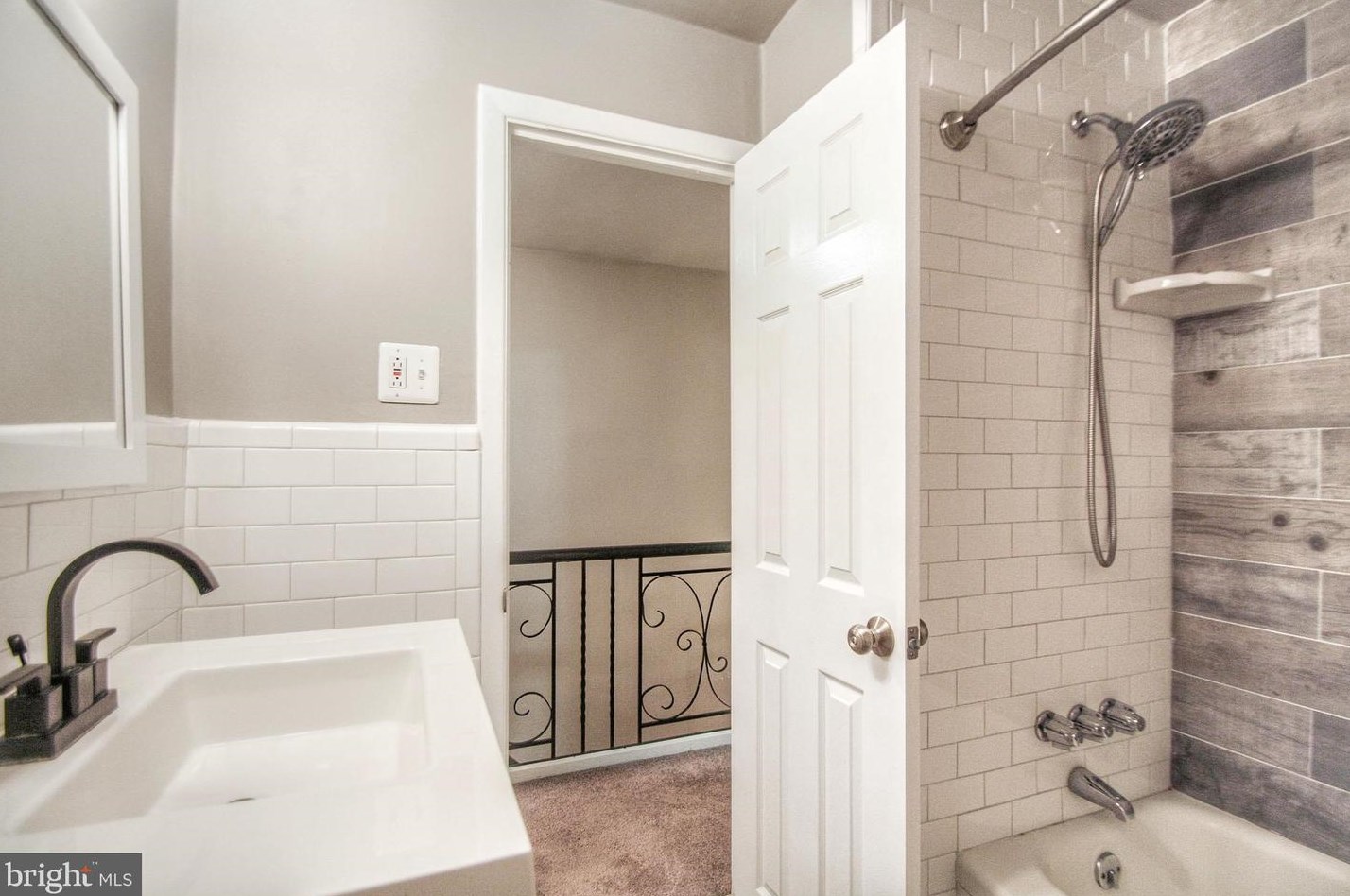 7448 Brockton Rd, Philadelphia PA  19151-2910 exterior