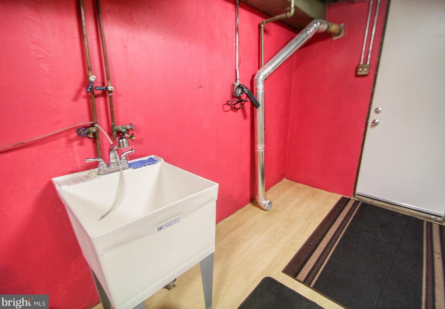 7448 Brockton Rd, Philadelphia PA  19151-2910 exterior