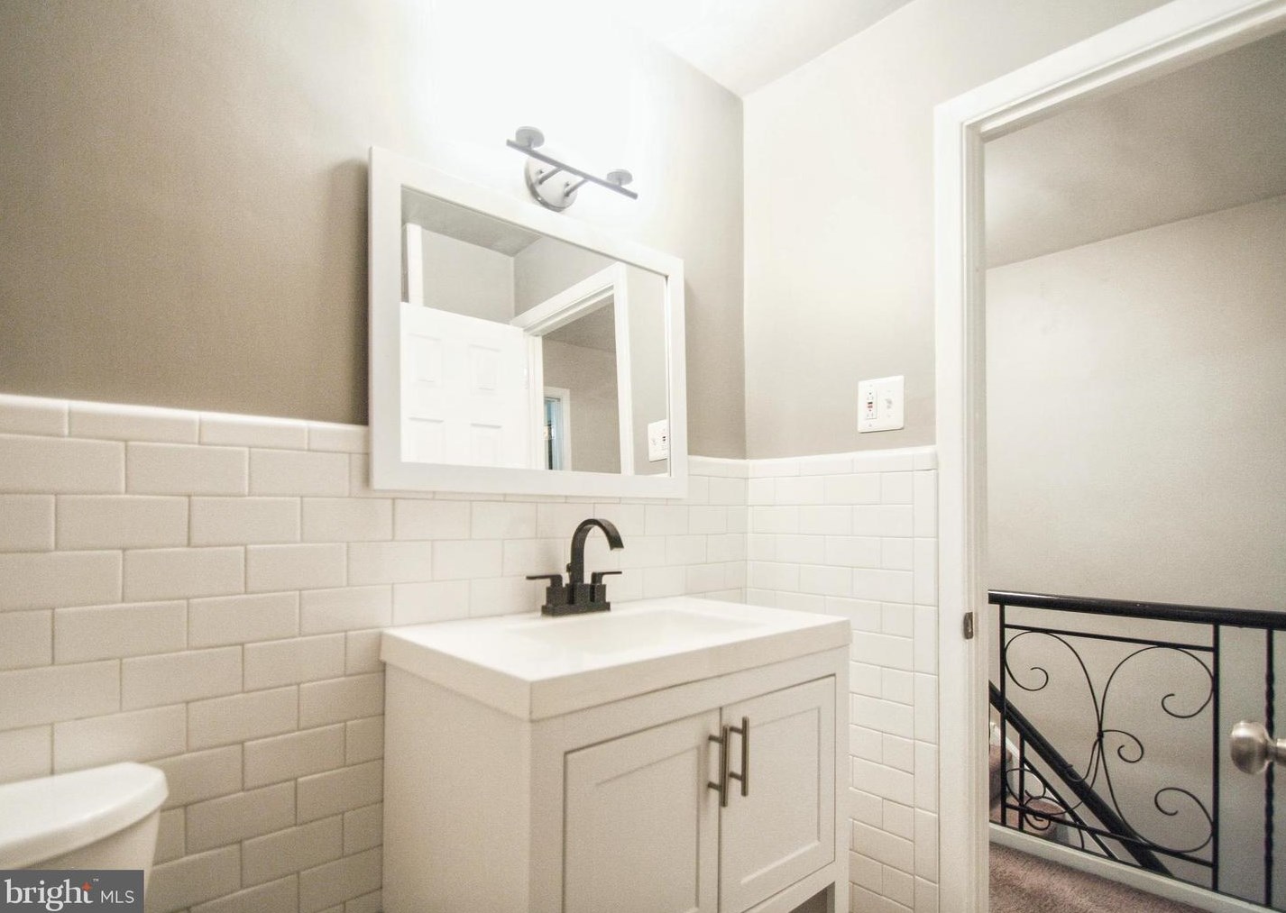 7448 Brockton Rd, Philadelphia PA  19151-2910 exterior