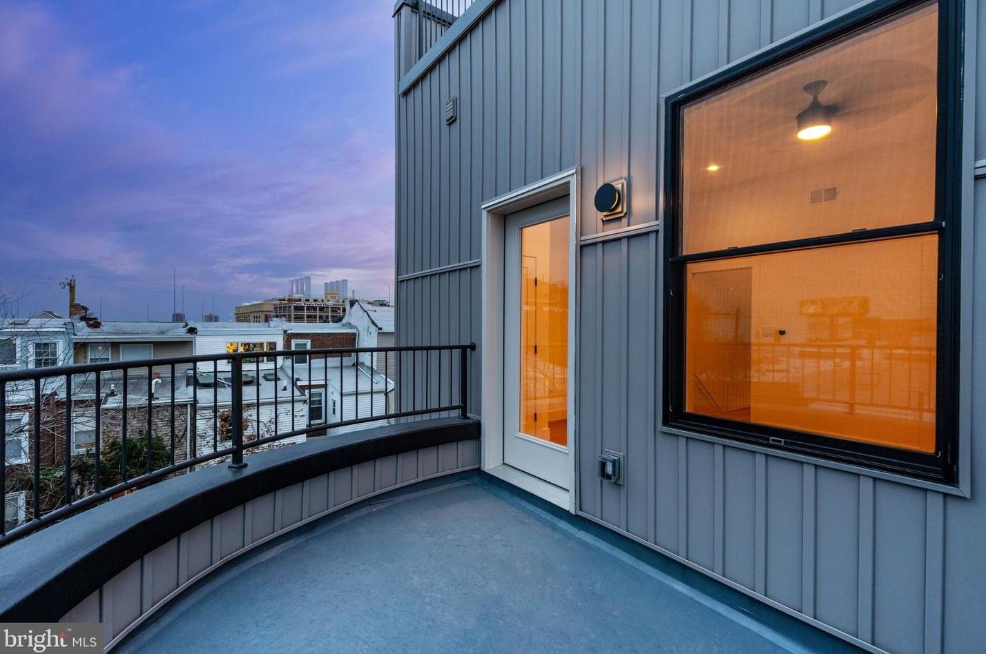 1113 Palmer St, Philadelphia PA 19125-2620 exterior