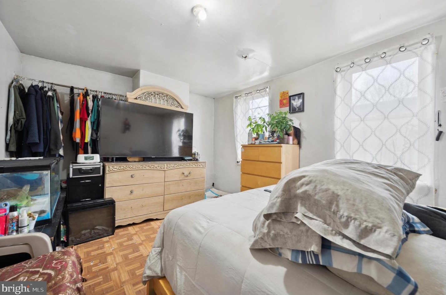 2023 Bambrey St, Philadelphia PA 19146-4405 exterior