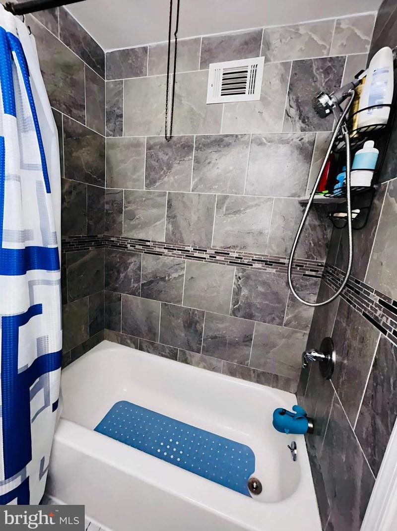 3642 Newberry Rd, Philadelphia PA  19154-2625 exterior