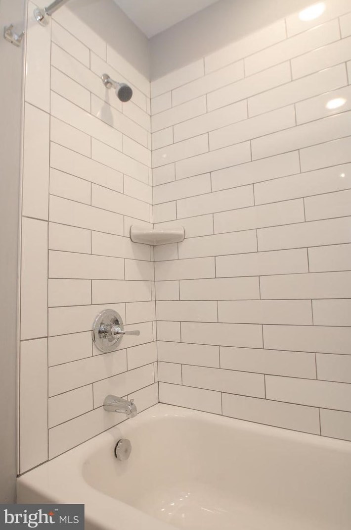 1518 Passyunk Ave, Philadelphia PA 19147-5119 exterior