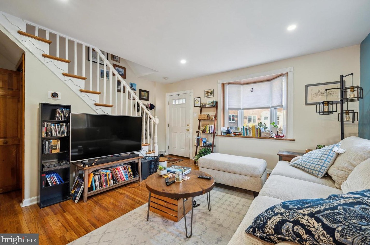 399 Fairway Ter, Philadelphia PA  19128-4616 exterior
