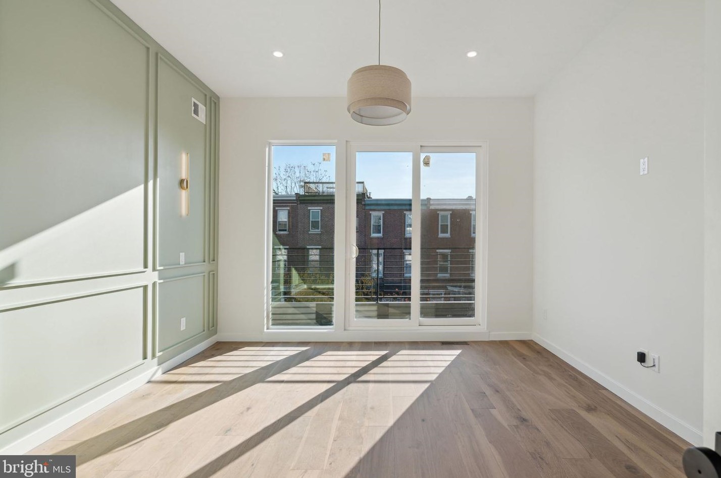 2943 Cambridge St, Philadelphia PA  19130-1115 exterior