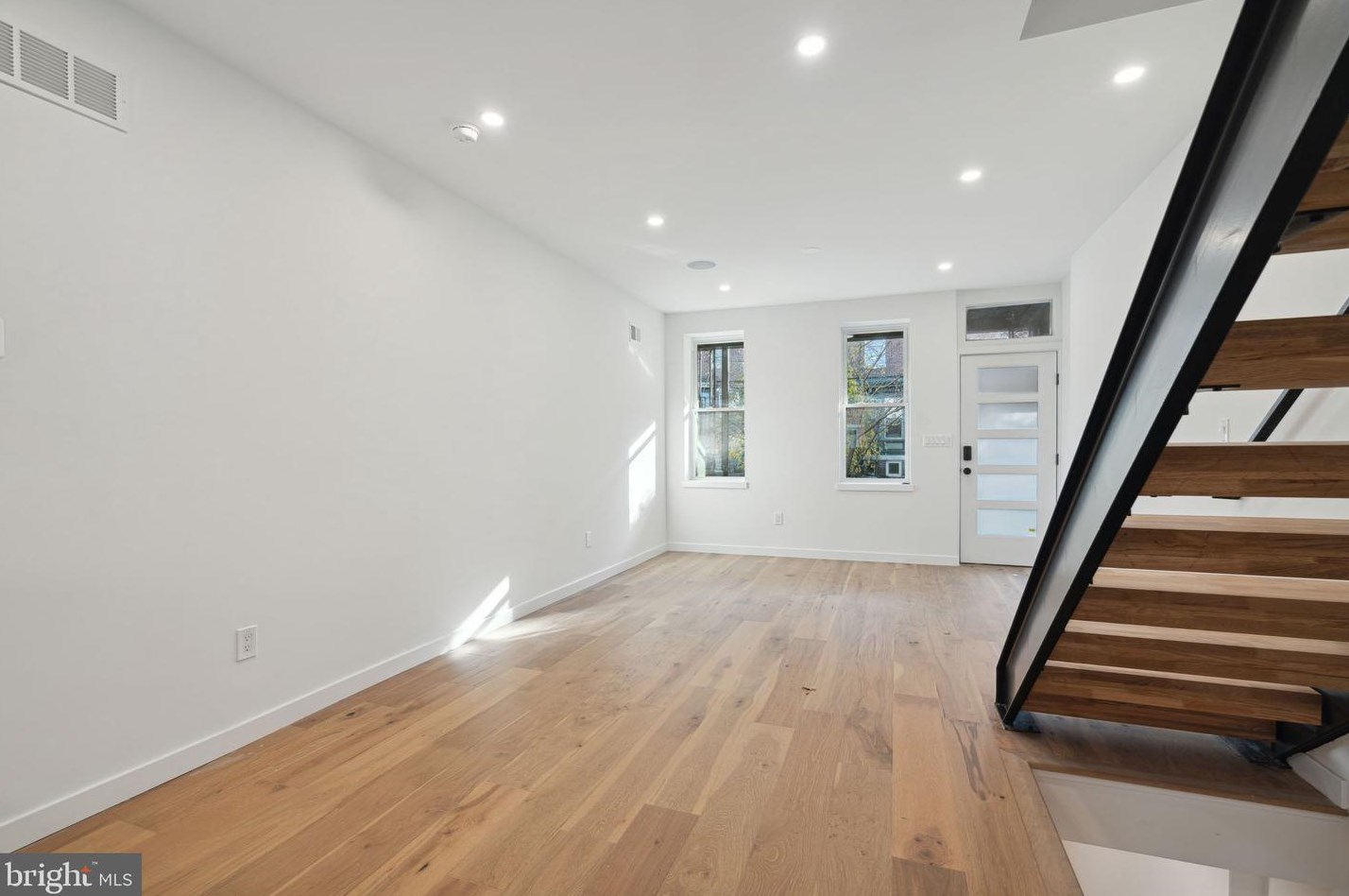 2943 Cambridge St, Philadelphia PA  19130-1115 exterior