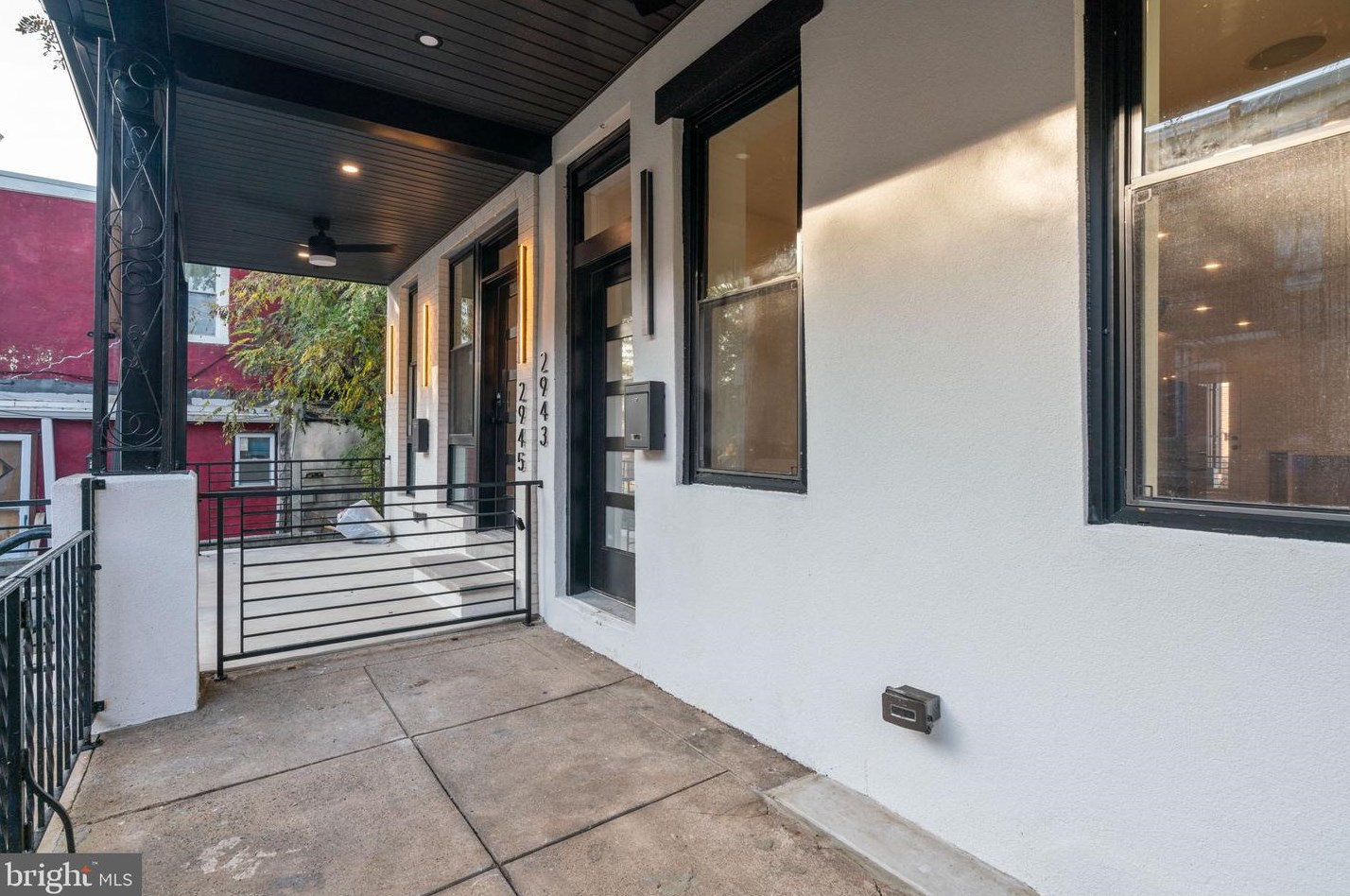 2943 Cambridge St, Philadelphia PA  19130-1115 exterior