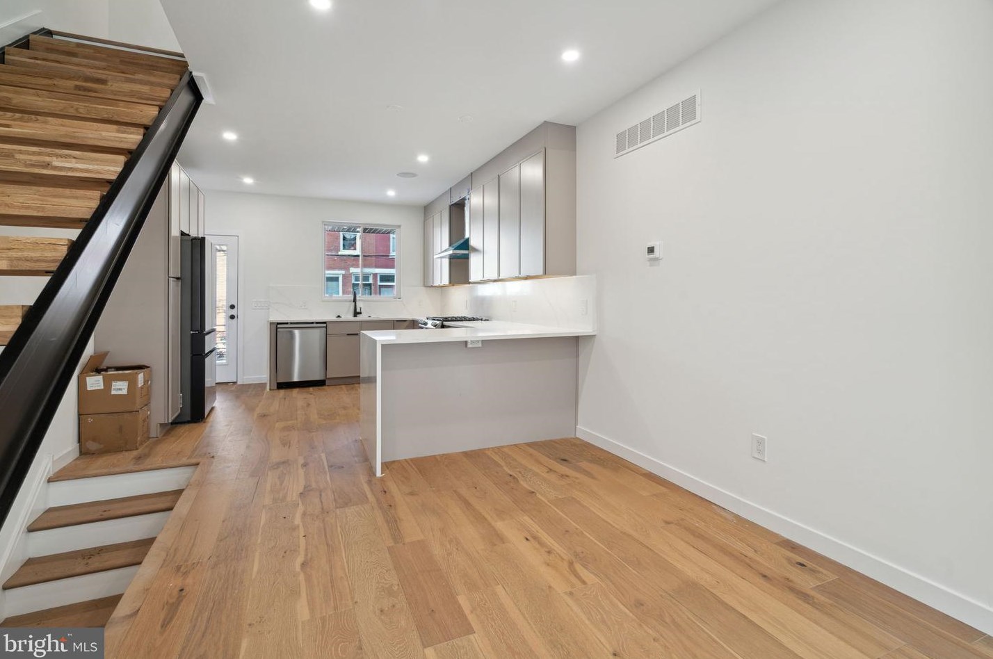 2943 Cambridge St, Philadelphia PA  19130-1115 exterior