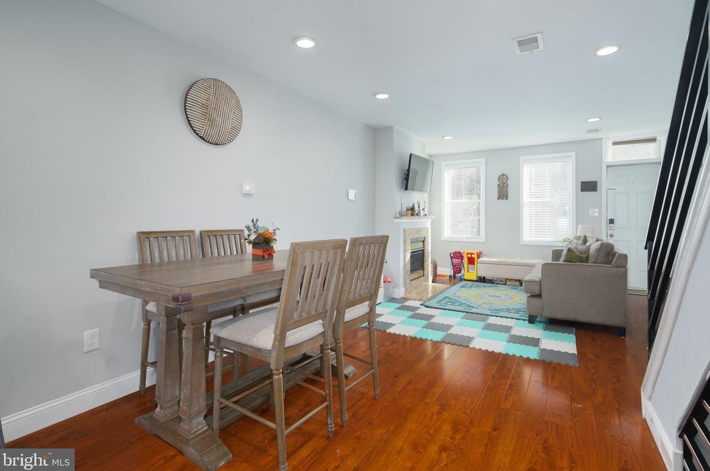 1436 Chadwick St, Philadelphia PA  19146-4729 exterior