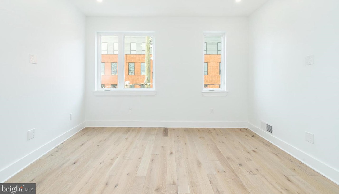 2616 Poplar St, Philadelphia PA  19130-1309 exterior