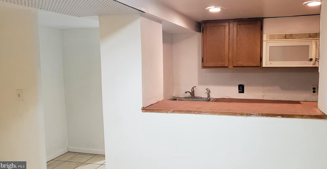 3825 J St, Philadelphia PA  19124-5405 exterior