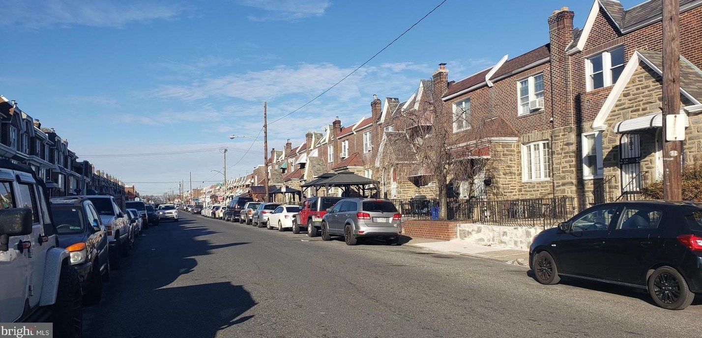 3825 J St, Philadelphia PA  19124-5405 exterior