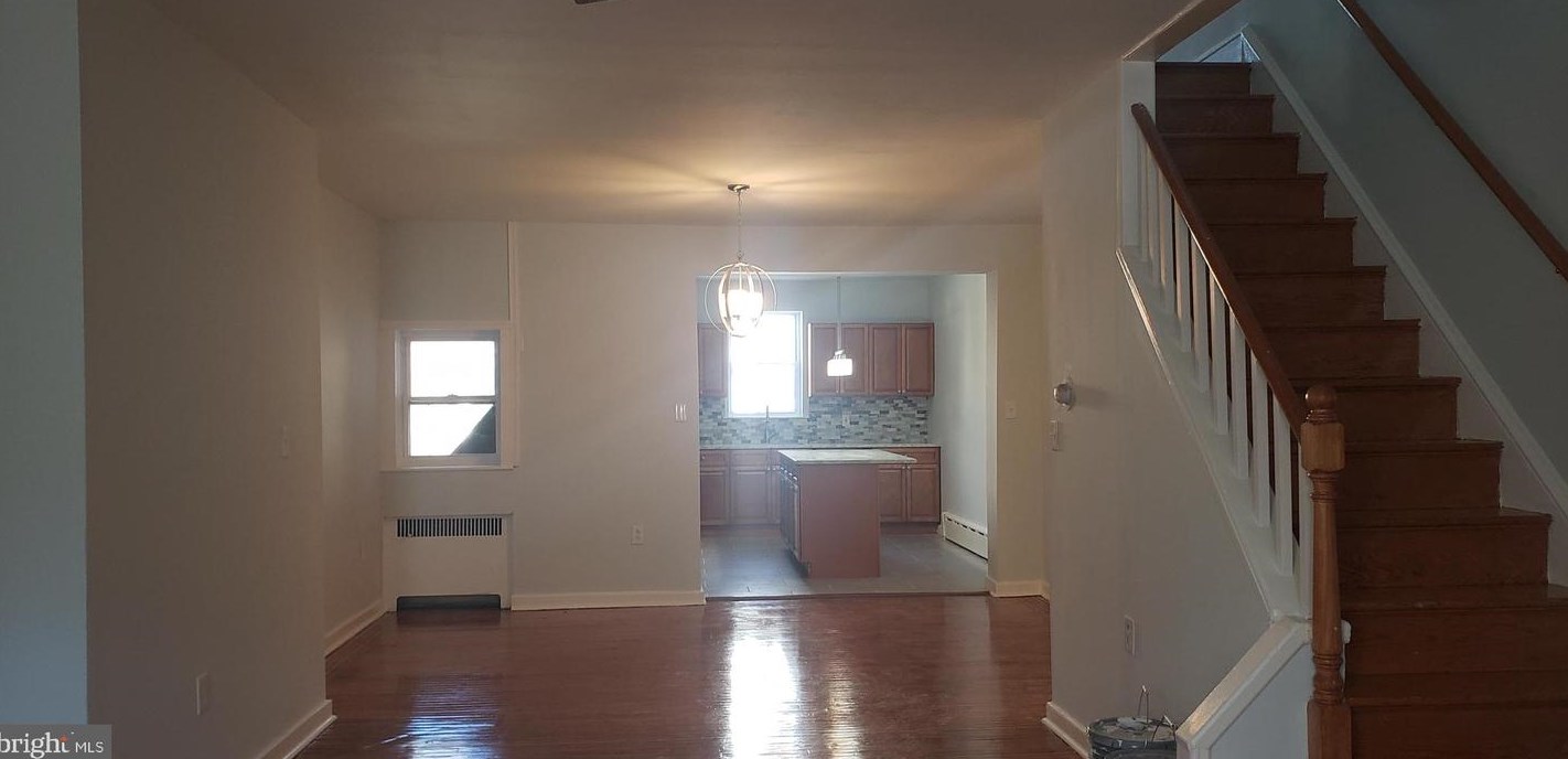 3825 J St, Philadelphia PA  19124-5405 exterior