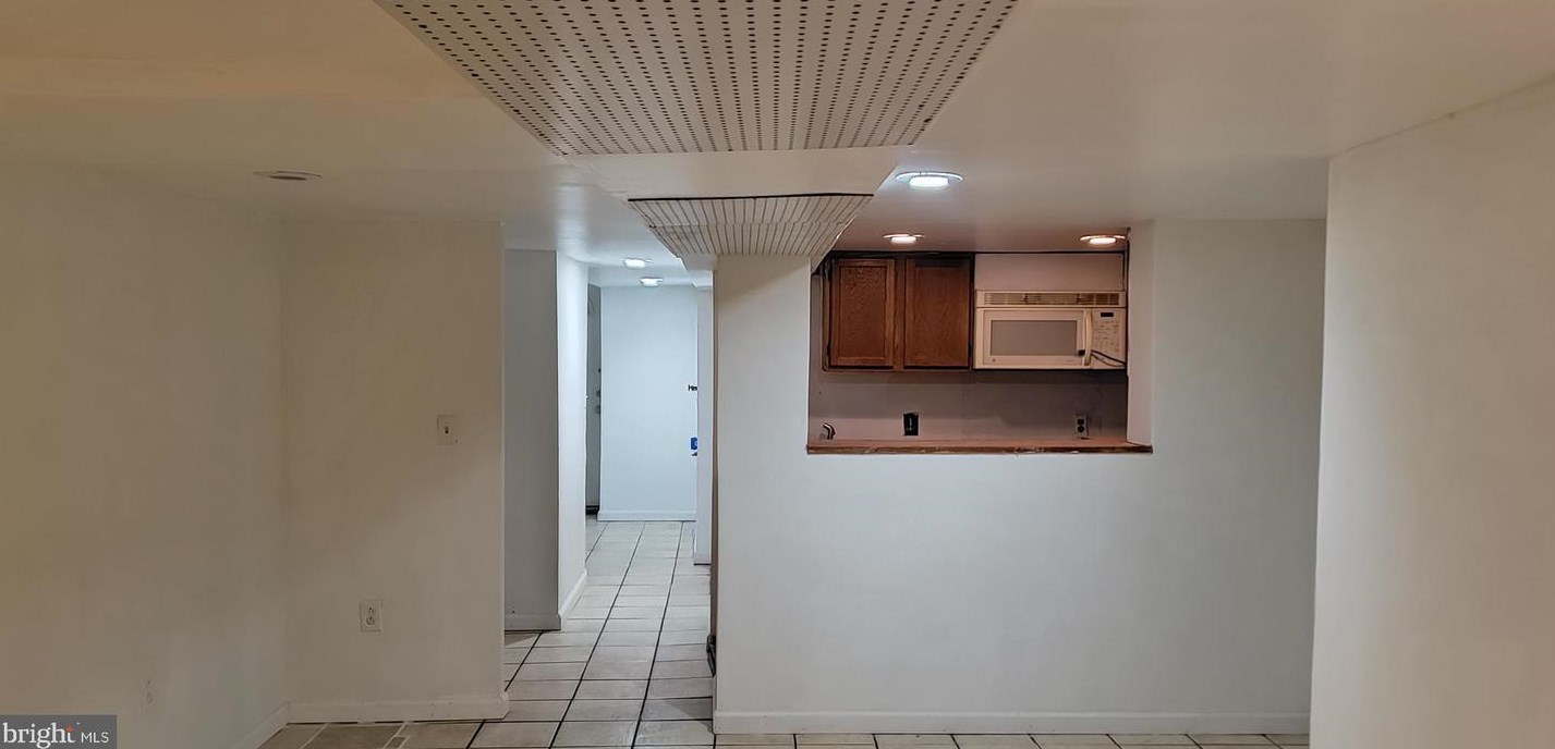 3825 J St, Philadelphia PA  19124-5405 exterior