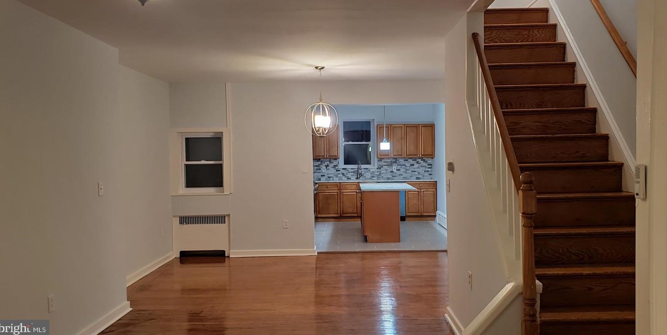 3825 J St, Philadelphia PA  19124-5405 exterior