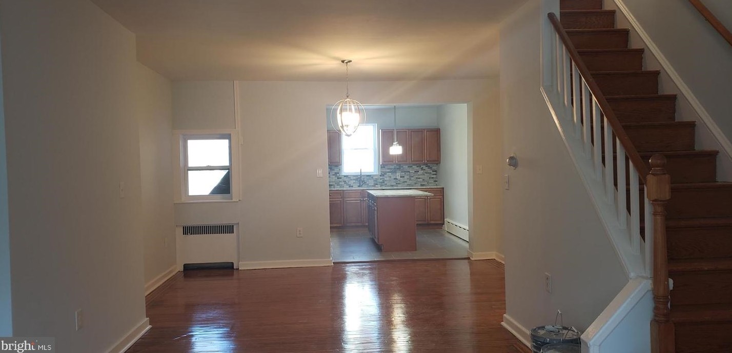 3825 J St, Philadelphia PA  19124-5405 exterior