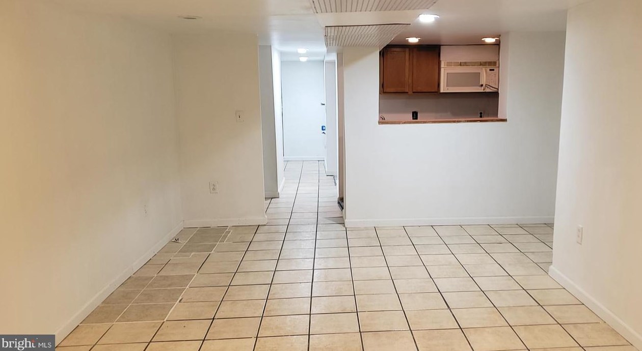 3825 J St, Philadelphia PA  19124-5405 exterior