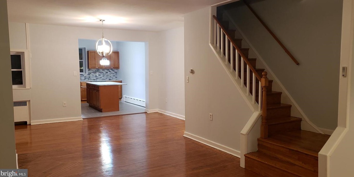3825 J St, Philadelphia PA  19124-5405 exterior