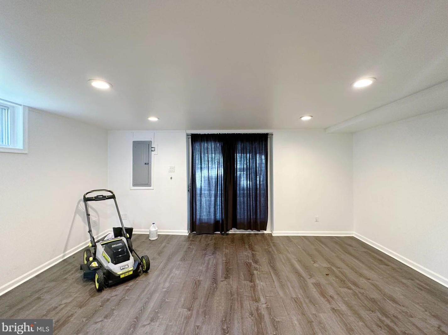 3341 Morning Glory Rd, Philadelphia PA  19154-1819 exterior