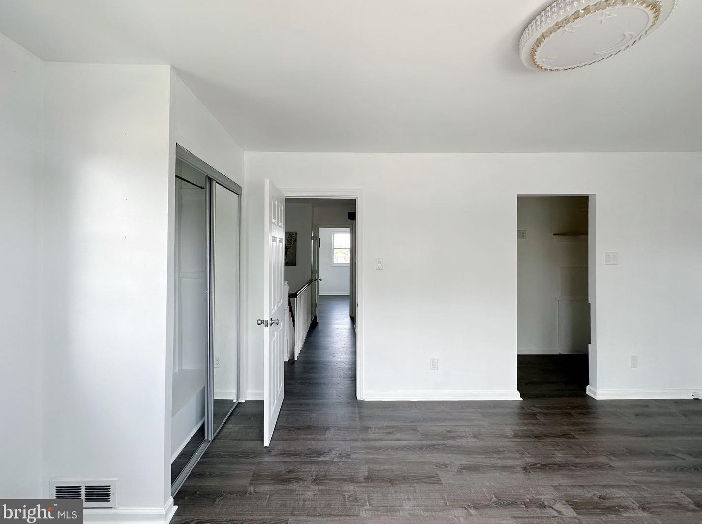 3341 Morning Glory Rd, Philadelphia PA  19154-1819 exterior