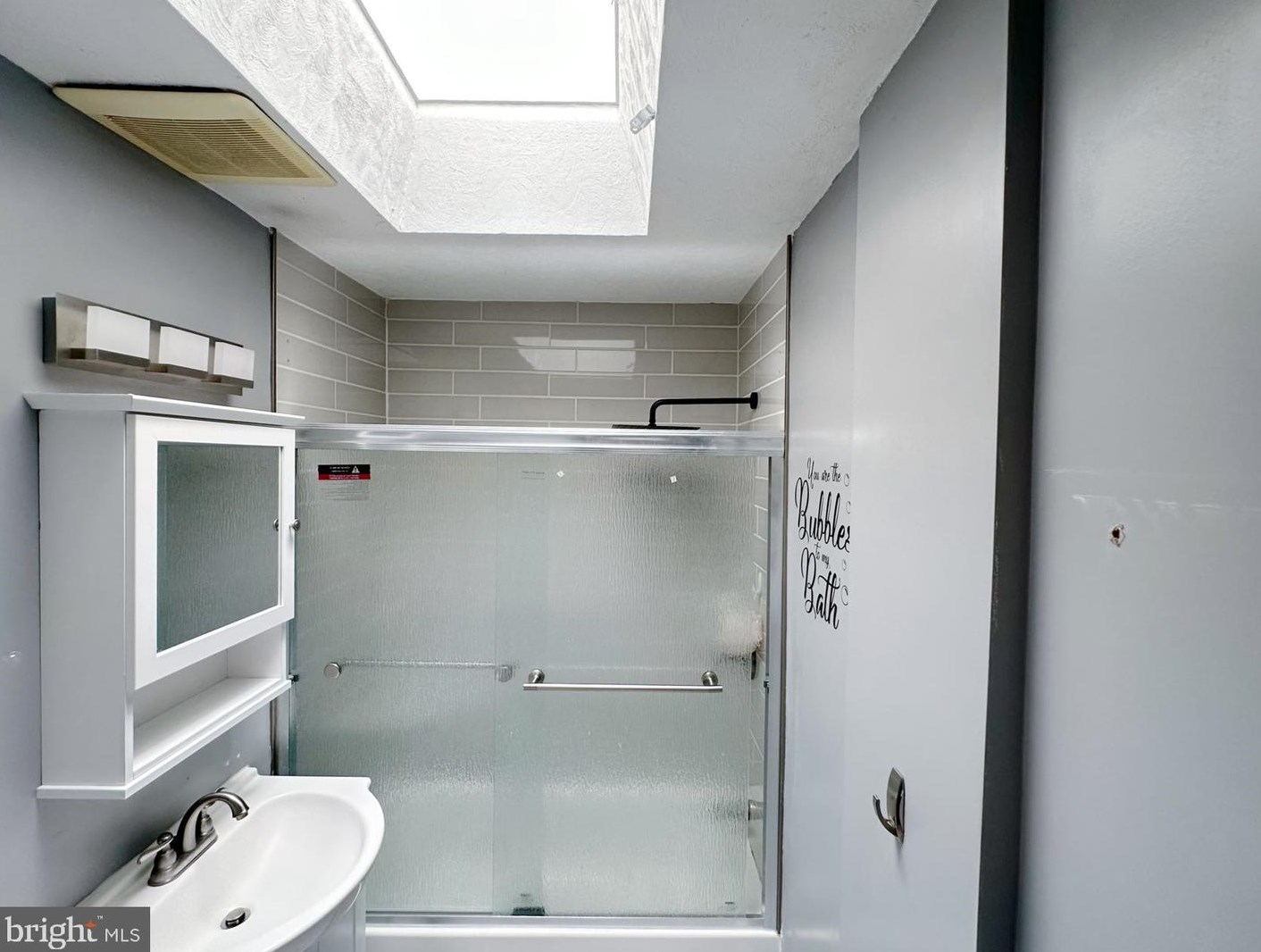 3341 Morning Glory Rd, Philadelphia PA  19154-1819 exterior