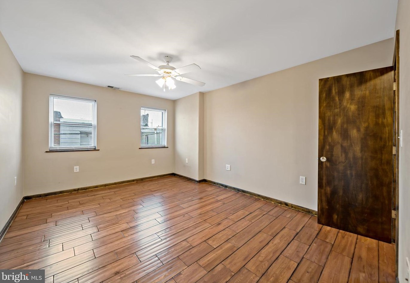 2116 S Broad St #3, Philadelphia, PA 19145
