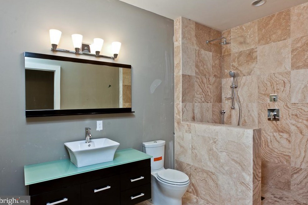 2030 Trenton Ave, Philadelphia PA  19125-1941 exterior