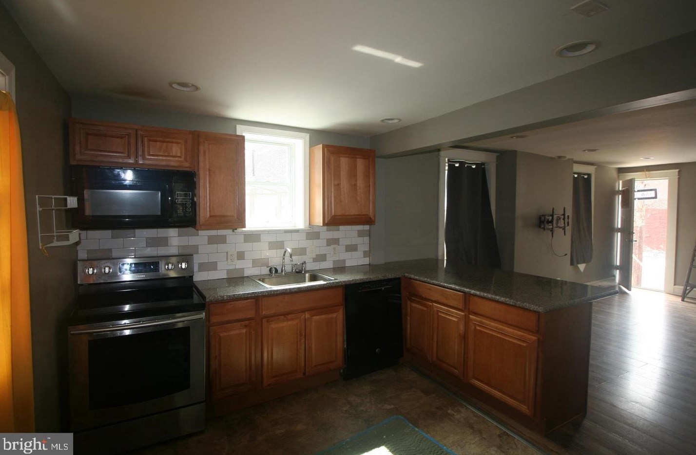 2111 Elkhart St, Philadelphia PA  19134-3713 exterior