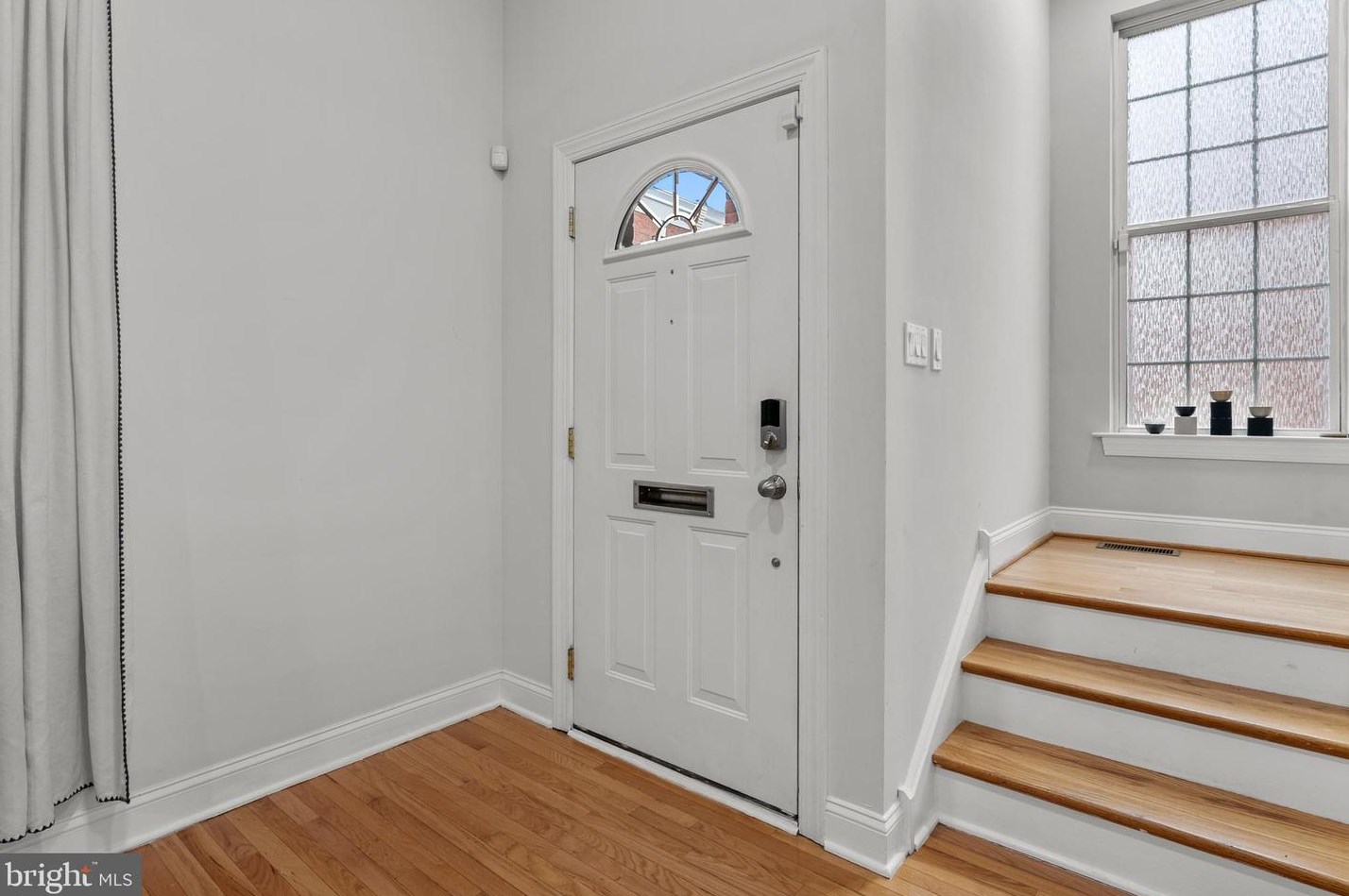 3866 Manor St, Philadelphia PA  19128-5206 exterior