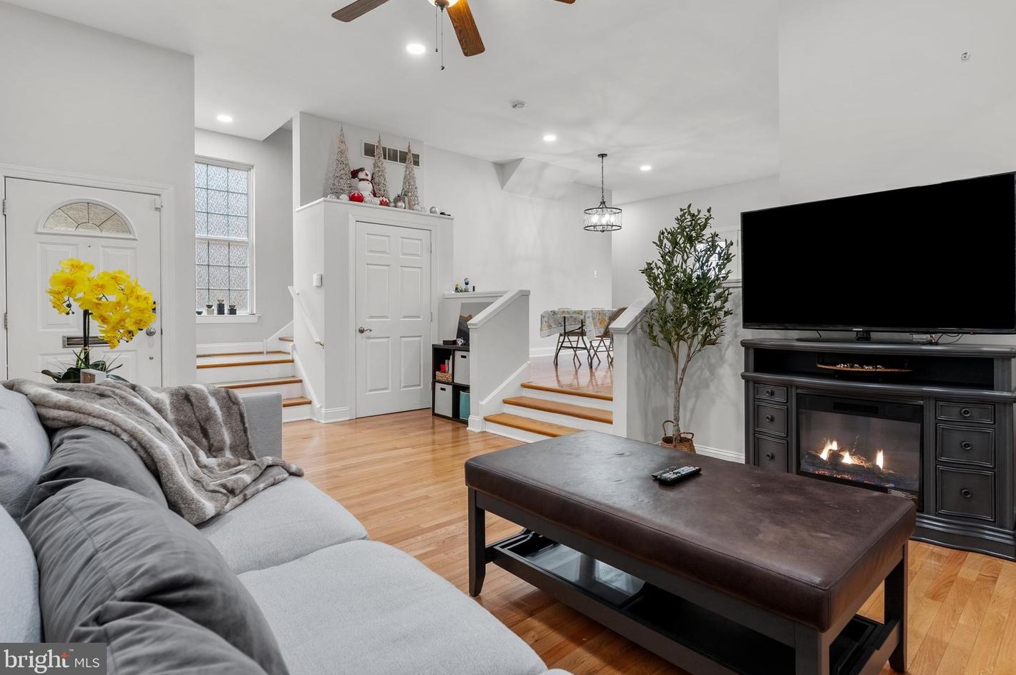 3866 Manor St, Philadelphia PA  19128-5206 exterior