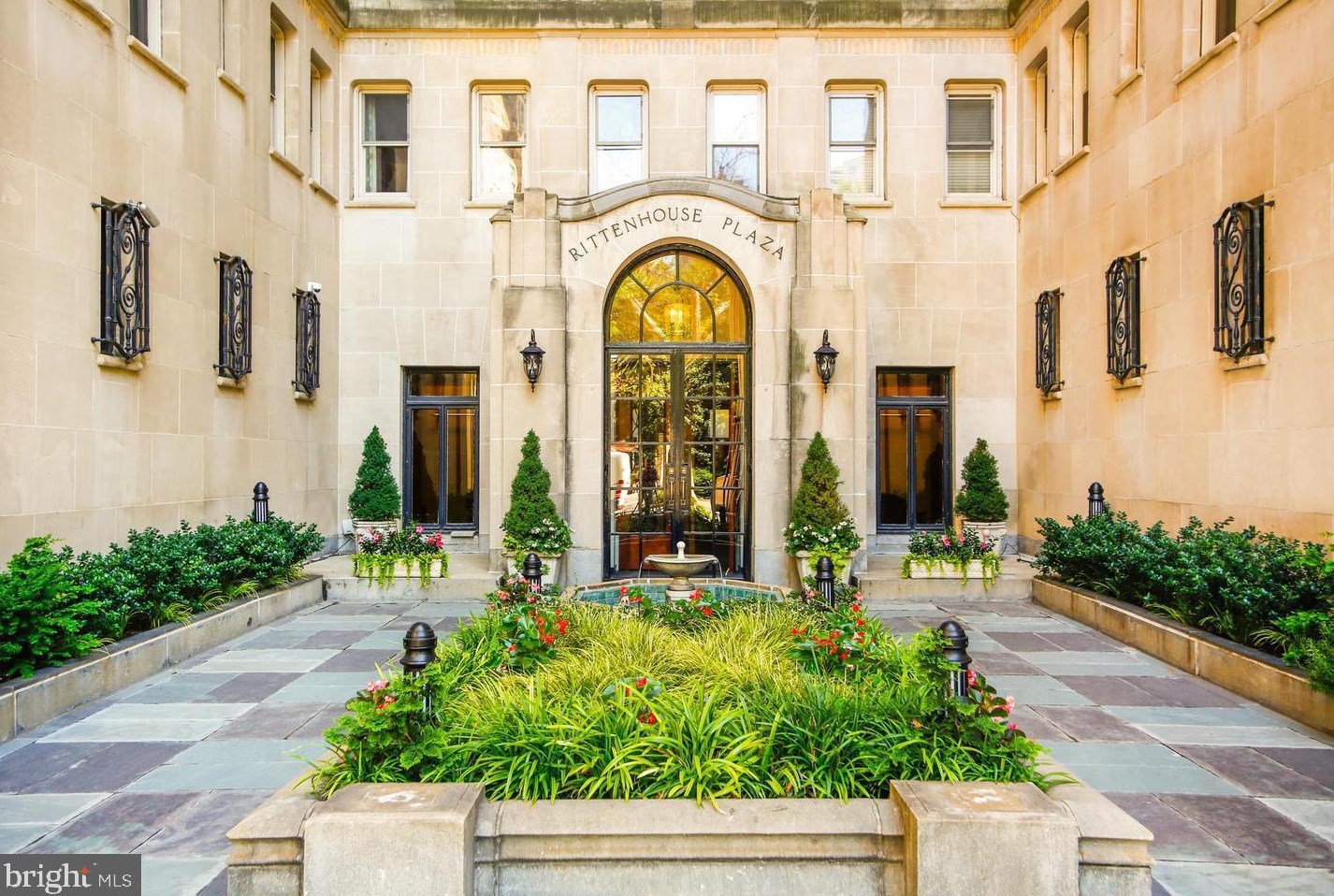 1901 Walnut St, Philadelphia PA  19103-4664 exterior