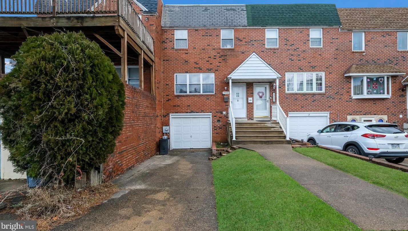 9902 Lorry Pl, Philadelphia PA  19114-2106 exterior