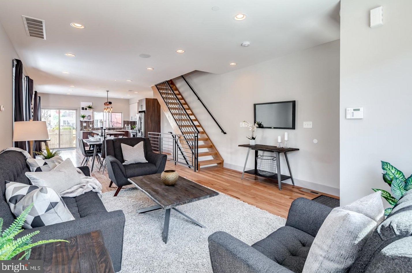 2011 Huntingdon St, Philadelphia PA  19125-1424 exterior